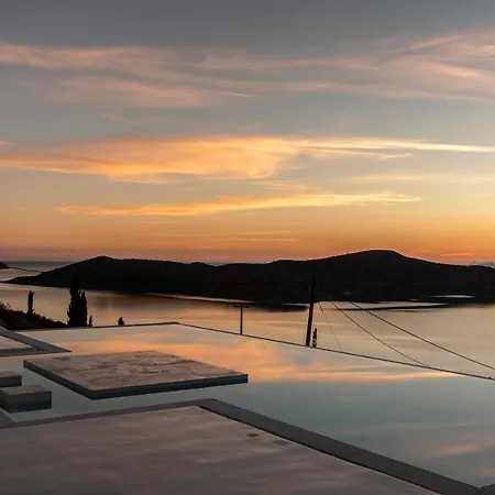 New Serenity Art Villa *