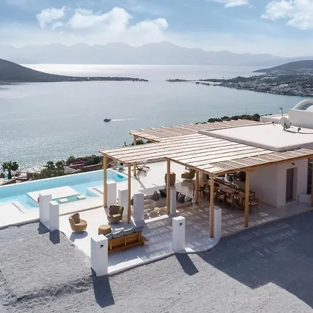 New Serenity Art Villa *